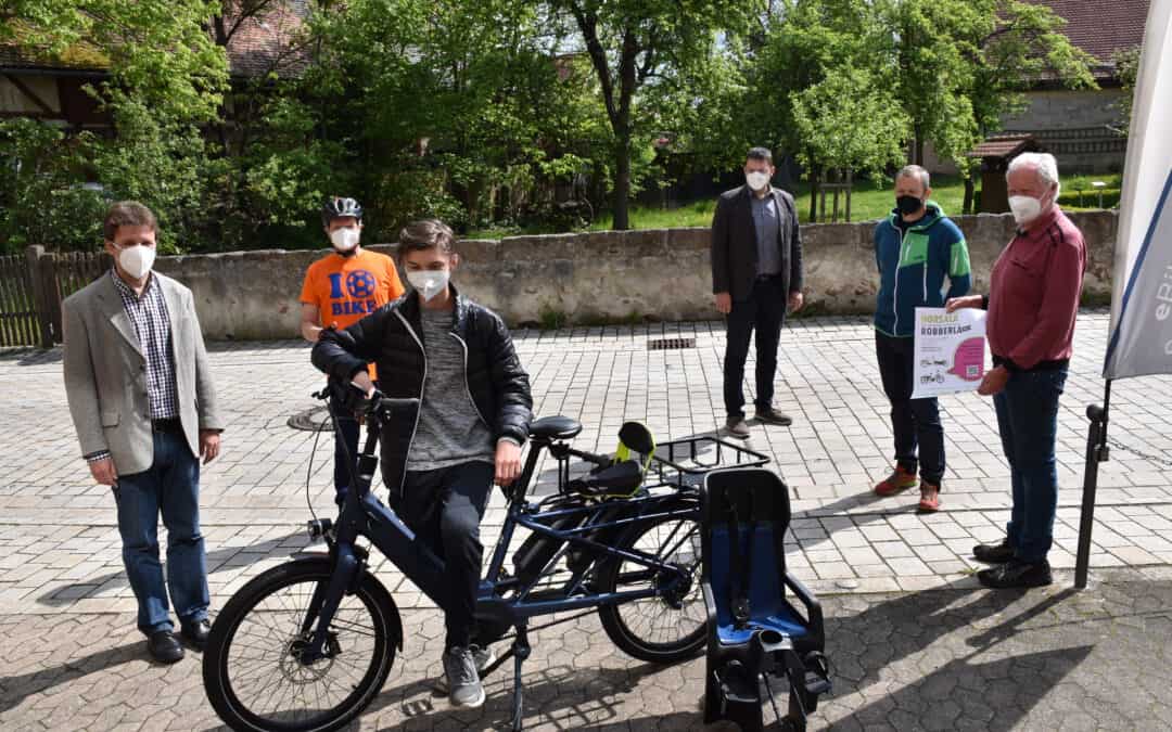 Erstes Kleinprojekt umgesetzt: Roßtaler Bürgerlastenrad Robberla ist da und kann ab sofort von allen Bürgerinnen und Bürgern des Marktes kostenfrei ausgeliehen werden