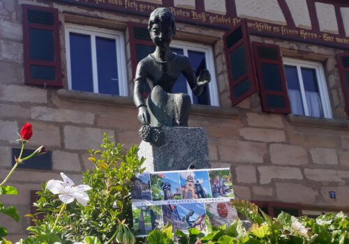 Kunstorte der Allianz: Die zweite Mehrmotivpostkarte der Kommunalen Allianz zeigt besondere Skulpturen und Figuren