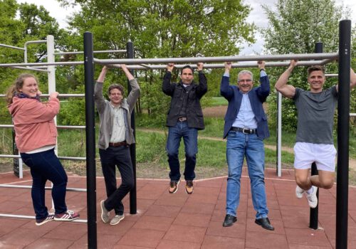Neues Fitnessgerät: Der Spielplatz an der Krümma im Steiner Wiesengrund erhält aus Mitteln des Regionalbudgets eine neue Attraktion