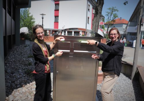 Bücher-Rückgabe 24/7: Die Stadtbücherei Oberasbach erhält eine Medienrückgabebox über das Regionalbudget